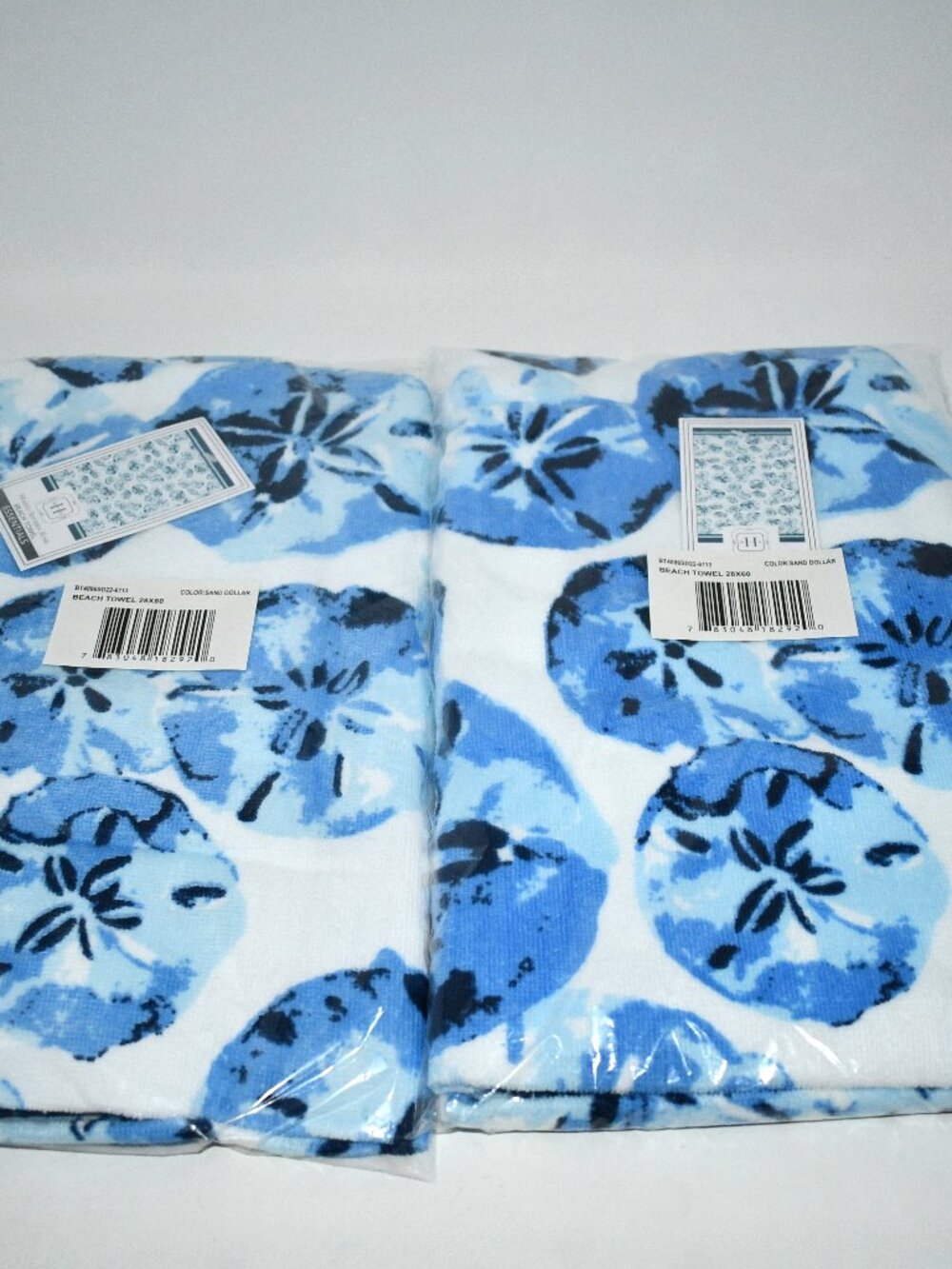 Modern Southern Home Beach Towels Set of 2 Sand Dollar Blue White 28x60 NWT